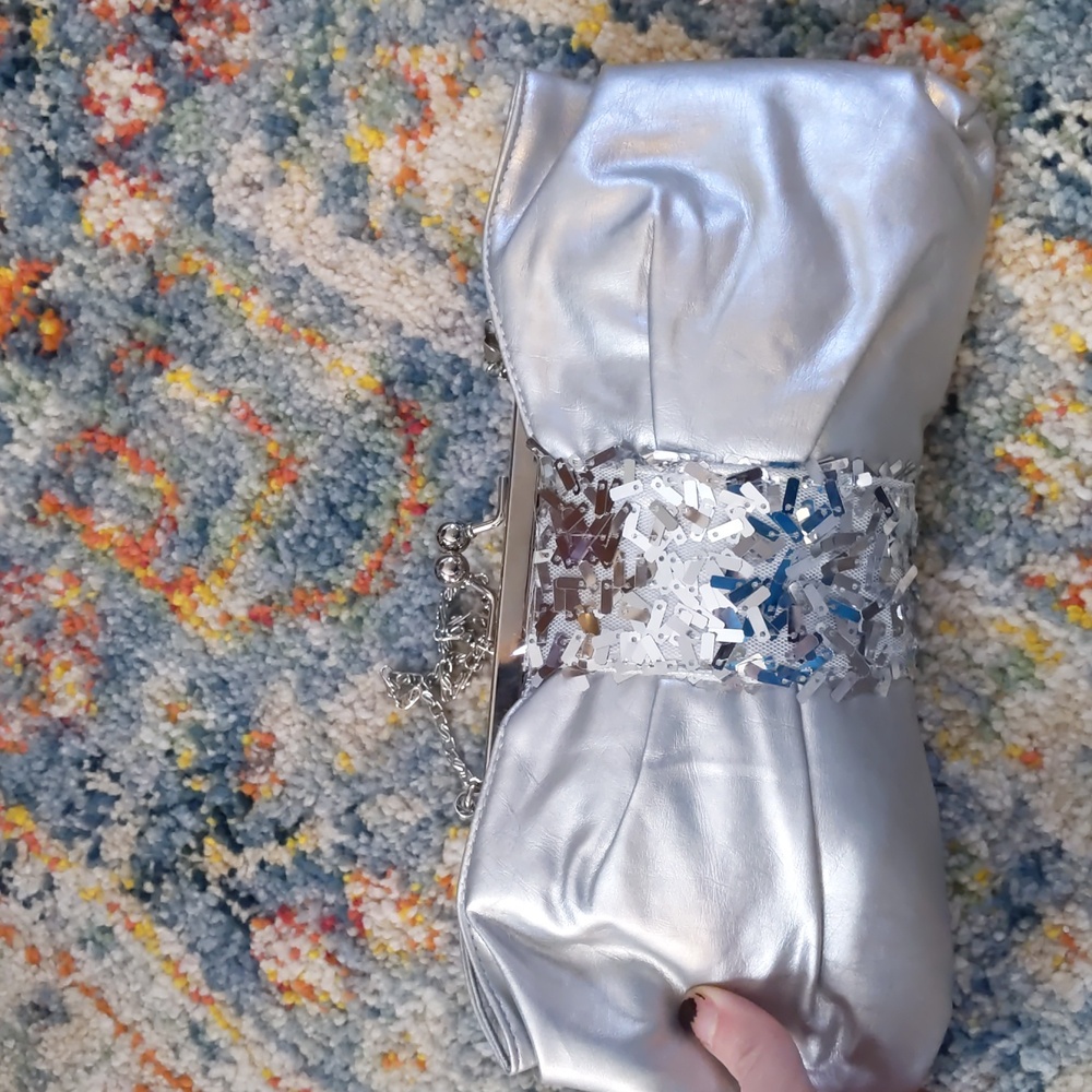 BOGO! Silver Clutch - Picture 4 of 8